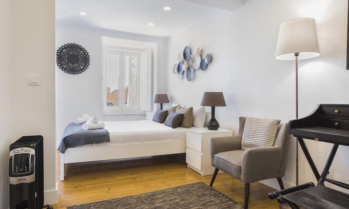 Lisbon Old Town Apartment | Best Lapa View
