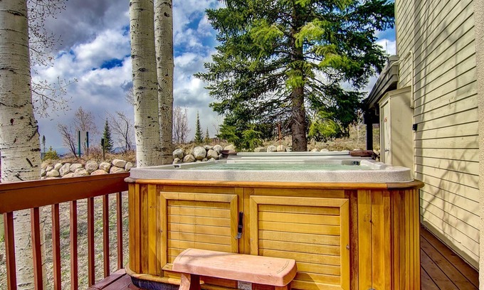 Steamboat Springs House | Best Location! True Ski In/Out TH w/Slope Views-Private HotTub-Ski/Town Shuttle-Fireplace-W/D inUnit