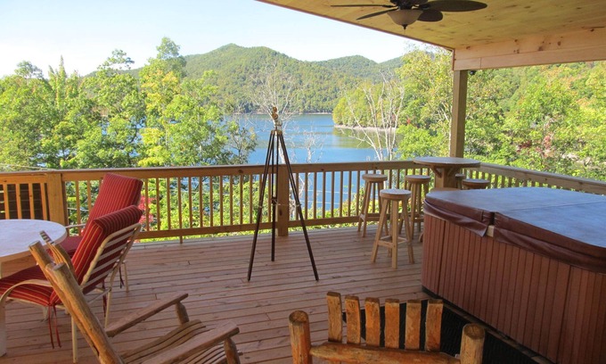 Topton Cabin | Best Sunset!, hot tub!, canoes! read more about me.