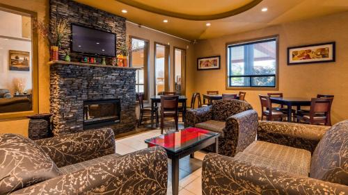 Estevan Hotel | Best Western Estevan Inn & Suites