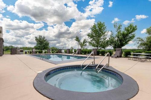 Locust Grove Hotel | Best Western Locust Grove Inn & Suites