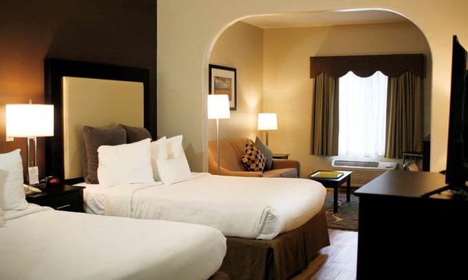 Clive Hotel | Best Western Plus Des Moines West Inn & Suites