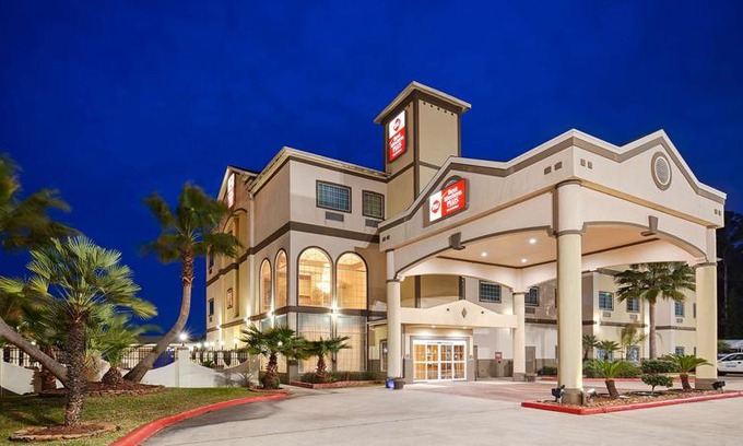 New Caney Hotel | Best Western Plus New Caney Inn & Suites