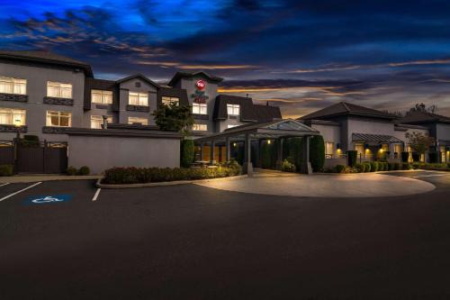 Pitt Meadows Hotel | Best Western Plus Pitt Meadows Inn & Suites