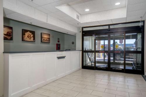Cedar Point Hotel | Best Western Plus Swansboro Emerald Isle
