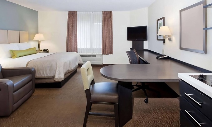 Somerset Hotel | Better Choice For Your Vacation! Stylish unit awaits in the heart of New Jersey