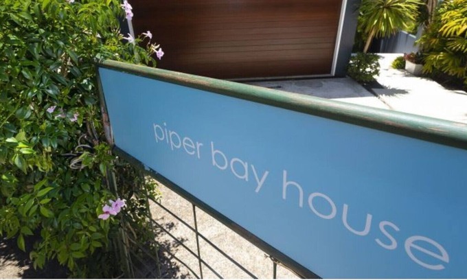 Green Point House | Between the ocean & the lake