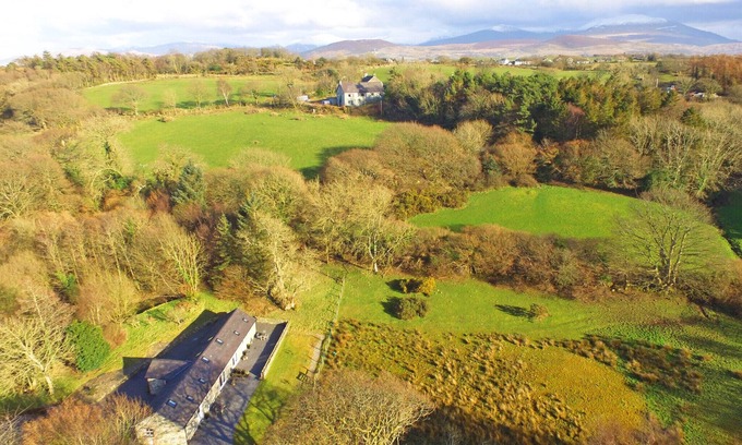 Brynrefail House | Beudy Menai - Two Bedroom House, Sleeps 4
