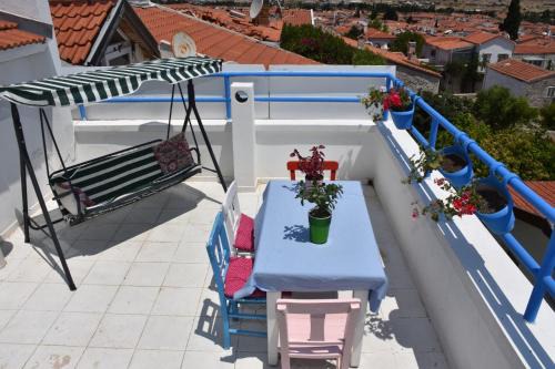 Tokoglu Bed & Breakfast | beyaz alaçatı