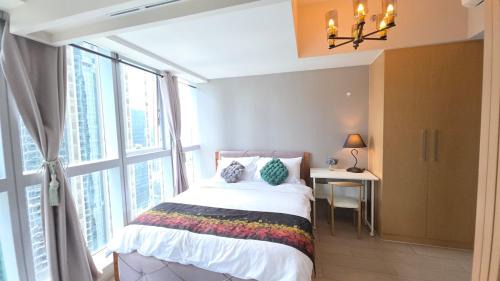 Luzon Apartment | BGC Hotel Vibe with City View at Uptown Parksuites near St Luke's, Grand Hyatt Hotel, Uptown Mall, and Mitsukoshi Mall