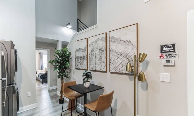 Center City East Apartment | Bi-Level 2B Loft | Old City (4R)
