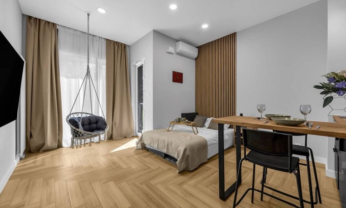 Bialoleka Apartment | Białołęka Studio – A/C, Terrace with Garden