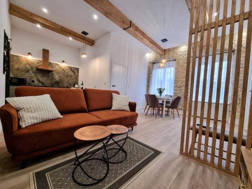 Czestochowa Apartment | Biały Kruk Apartamenty vis-a-vis Jasnej Góry 2b