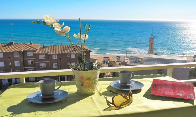 Montgat Apartment | BIANCA & SEAVIEW BEACH apartment with sea view, balcony, Wi-Fi, sand beach.