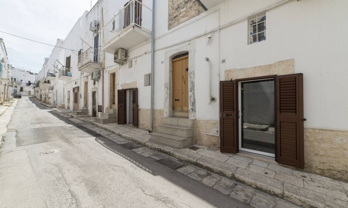 Ostuni Apartment | Bibi Suite with Jacuzzi by Wonderful Italy