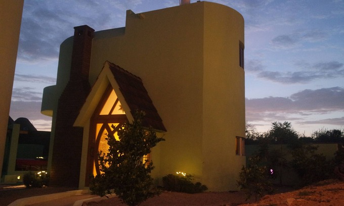 Cerritos House | Bienvenidos a Mi Jardin de Eden