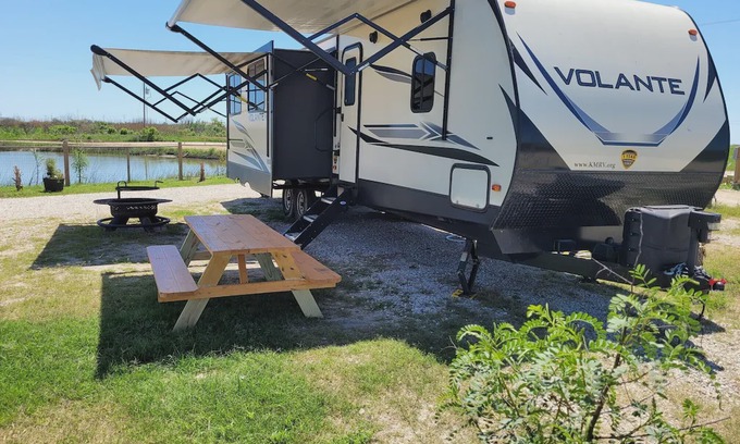Port Bolivar RV Rental | Big Boy Beach Camper at Hailey's Beach-n-Bay RV Resort #3