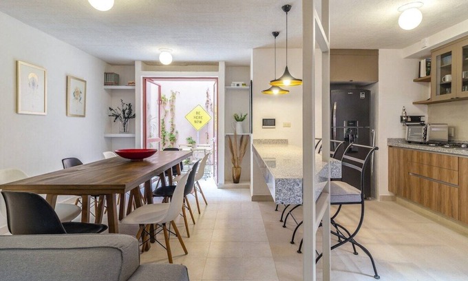 Downtown Queretaro Apartment | Big cozy apartment, top location. 4bd 3ba. 150mbps