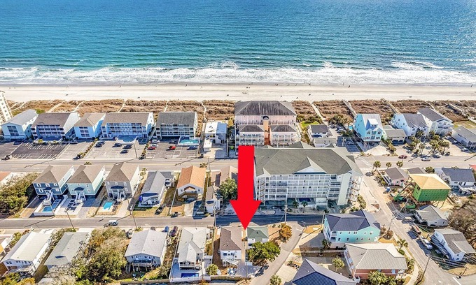 Crescent Beach Condo | Big Dog Friendly*1 blk to beach*Outdoor Shower