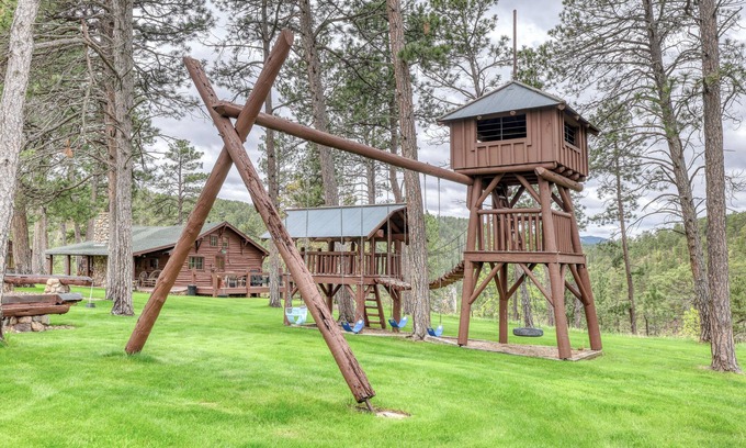 Colonial Pine Hills Cabin | Big Horn Sheep Cottage Near Mt. Rushmore