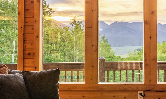 Michigan Hill Cabin | Big Mountain Views, Seclusion, Hot Tub, Fire Pit