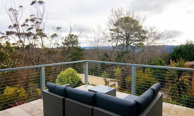 Wentworth Falls House | Big quiet enclave amazing views