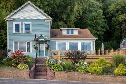 Minneiska Villa | Big River Escape Grandview Manse