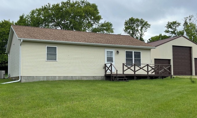 Big Stone City Cabin | Big Stone Lake views and next door access to public boat ramp.