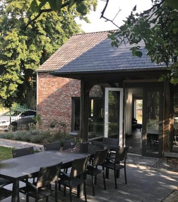 Neeroeteren House | Bij de lindeboom