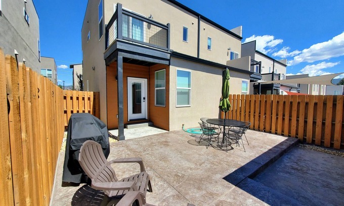 Salida Condo | Bike, Kayak, Fish & Stay at a 3Bed/2Bath Townhome in Salida Close to Downtown