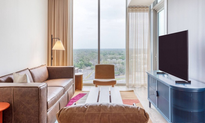 East Cesar Chavez House | Billy by AvantStay | Brand New Condo in Austin w/ Amazing Amenities