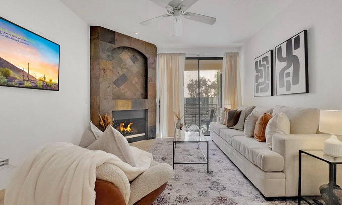 Camelback East Condo | Biltmore Baby! Ground Floor Pool and More!