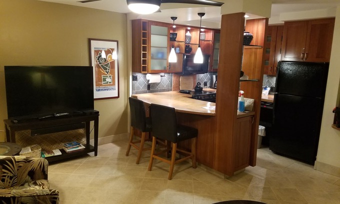 Kihei Condo | Bingo! KKN's TROPHY Unit! Deluxe Renovation, Central Split A/C & Ground Floor.