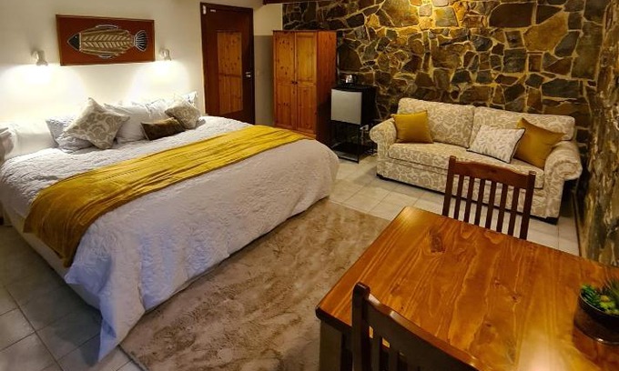 Cabbage Tree Creek House | Bird Songs Getaway Accommodation