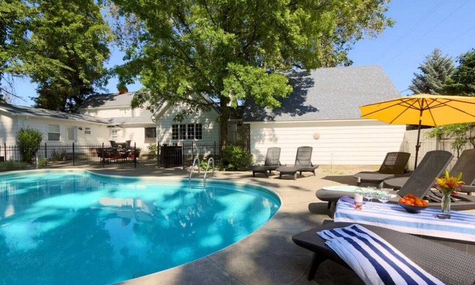 Walla Walla House | Bishop House · Bishop House- In Town Pool, Great for Entertaining