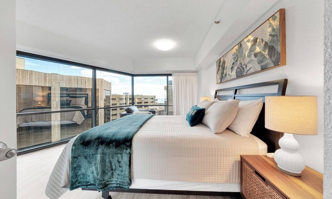 Downtown Honolulu Condo | Bishop Suites @ Executive Centre, 1 Bedroom Ocean View Unit #4007, Downtown HNL