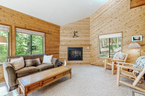 Black Butte Ranch House | Bitter Root Cabin - SM 10