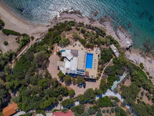Lavreotiki Villa | Black Diamond Beachfront Pool Villa Pasithea in Sounio, Athens