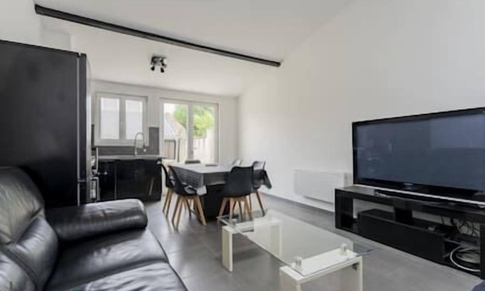 Sallaumines Apartment | "black" RDC Avec Extérieur 4 Personnes