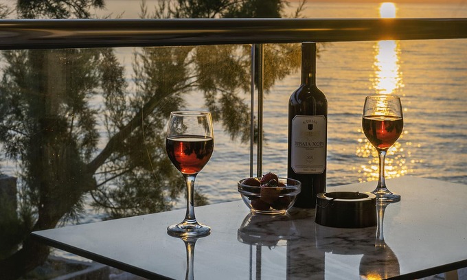 Agios Gordios Apartment | Black Rocks Luxury Seafront Beach Suite
