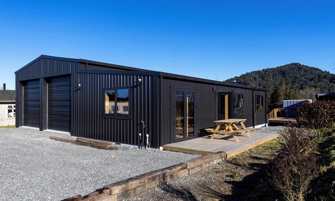 Blackball House | Blackball Connection