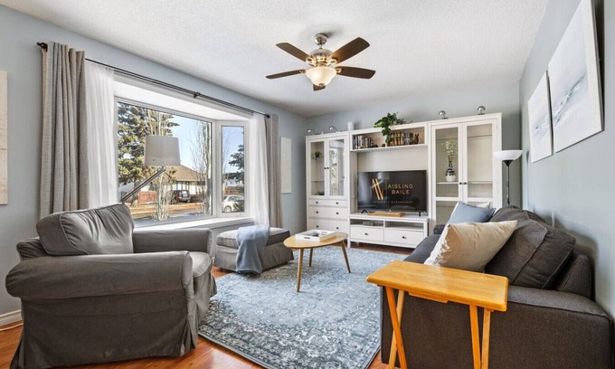 Blackfalds Apartment | Blackfalds Bungalow | Outdoor Fire Pit | Central