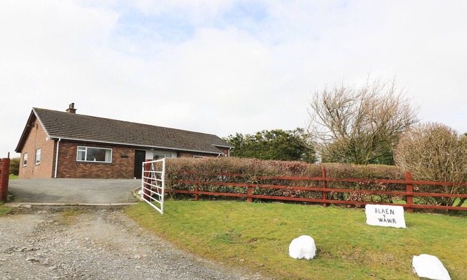 Bethania House | BLAENYWAWR ANNEXE, country holiday cottage in Aberaeron