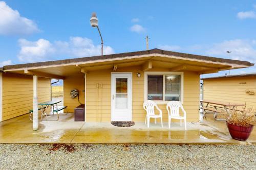 Mount Vernon House | Blake's Skagit Resort, Cabin 4
