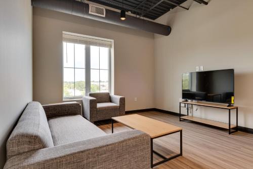 Bloomington Apartment | Bloomington Apartment - Walk to IU Campus and Mall!