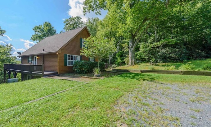 Blowing Rock Cabin | BlowingRock * Sleeps10 * Gameroom * Tweetsie * AppState * Slopes
