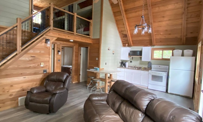 Winter Cabin | Blue Bungalow on Lake Winter 4 seasons of family fun: Fish/ATV/Snowmobile/Relax