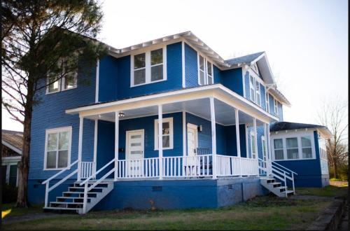 Downtown Little Rock Ski Chalet | Blue Corner Luxe, Timeless Charm Near Downtown