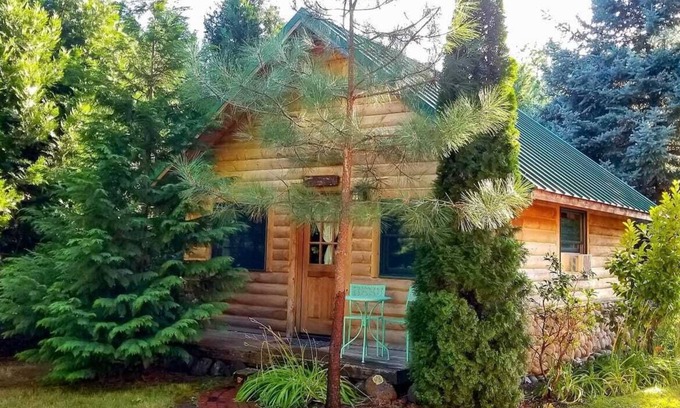 Eagle Point Cottage | Blue Gate Cottage on the Rogue River