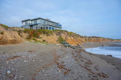 San Simeon House | Blue Haven-Oceanfront Stay Near Cambria & Beaches